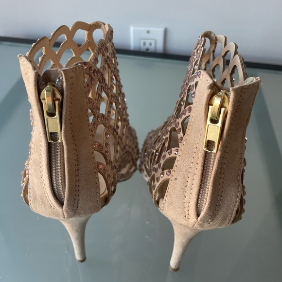 Zigi Soho Rhinestone Bling Cream Gladiator Heels - Picture 10 of 11